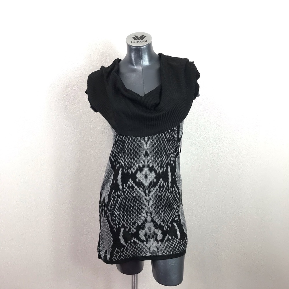BLACK & GRAY SWEATER TUNIC
